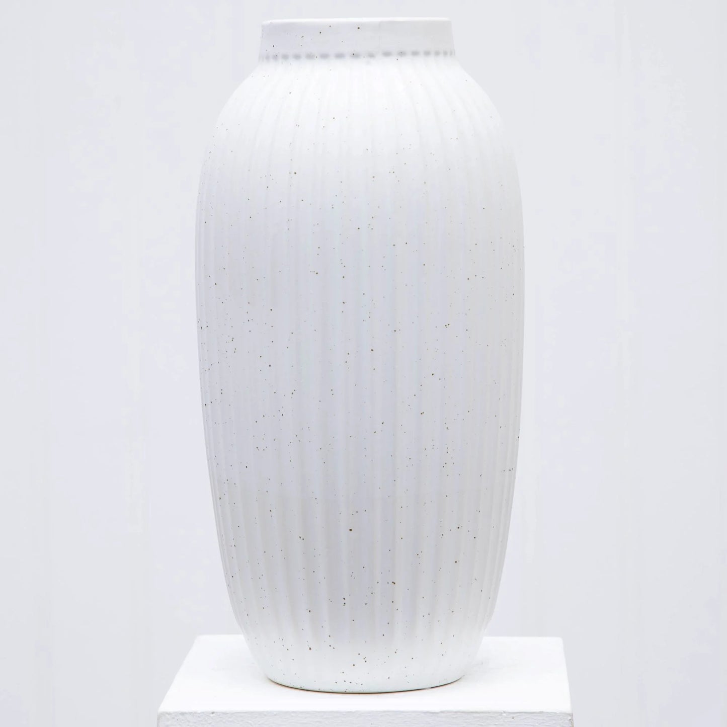 Decorative Indoor Speckled White Ribbed Ceramic Vase