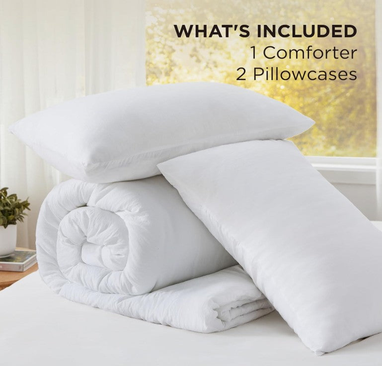 California King Comforter Set – Modern aesthetic pairing with gold accents for a luxurious feel.