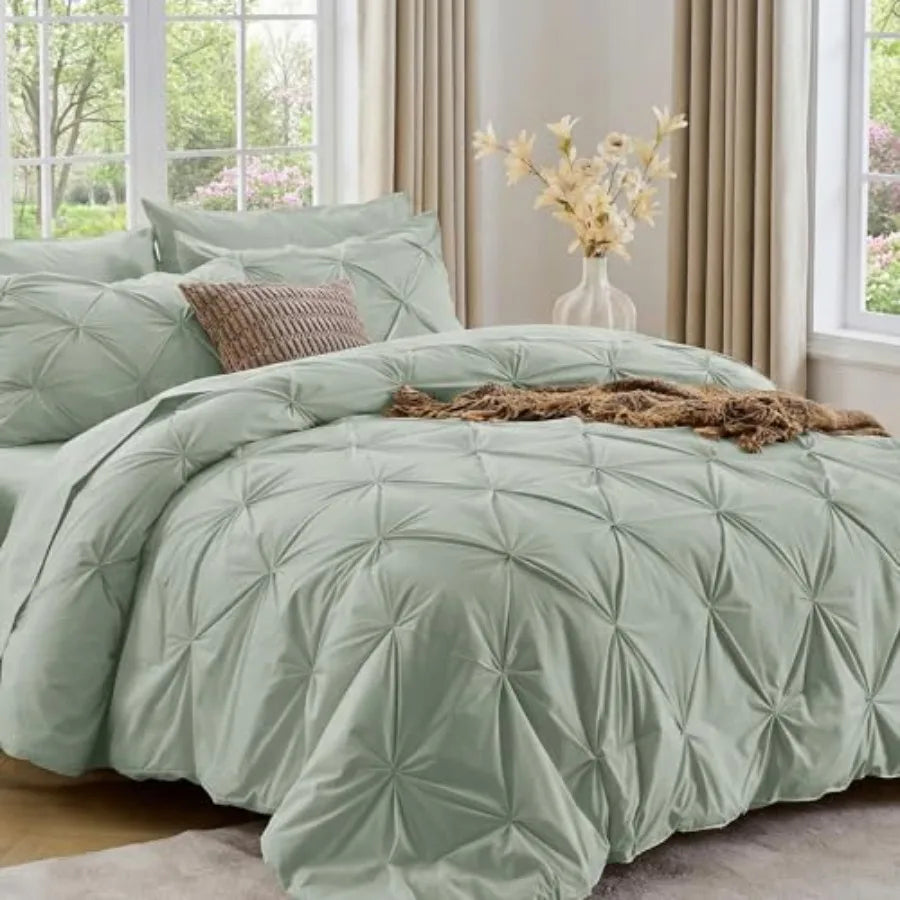 The stylish pinch pleat detail on this Queen comforter set offers a touch of elegance, making your bedroom a peaceful retreat.