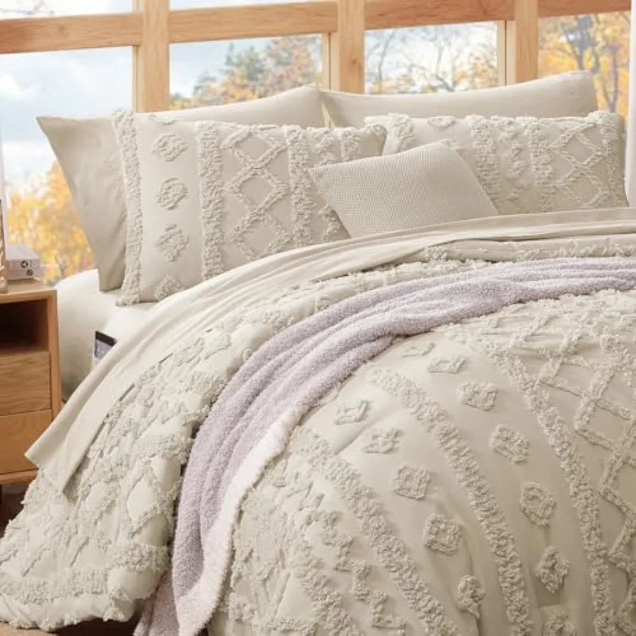 Close-up of the tufted geometric patterns on the Luxury Tufted Beige Comforter Set, highlighting its soft texture.