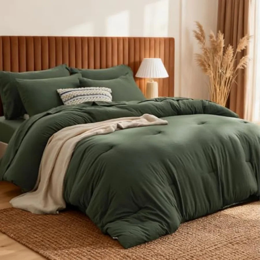 California King Comforter Set – Lightweight All-Season Comforter with elegant pillowcases displayed on a king-size bed.