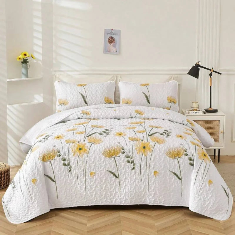 3-Piece Queen Floral Quilt Set, Lightweight Reversible Farmhouse Coverlet with 2 Pillow Shams - soft microfiber floral bedding