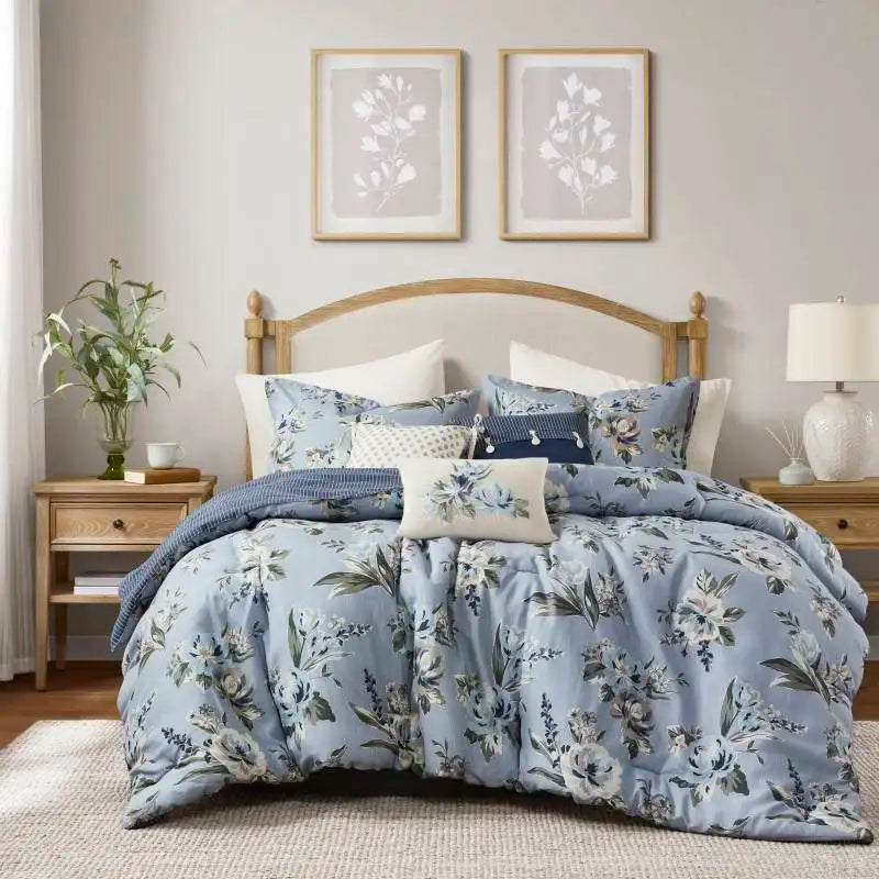 Machine washable 7-Piece Queen Size Vintage Floral Comforter Set in Blue, showcasing easy maintenance and vibrant colors for a beautiful sleep space.