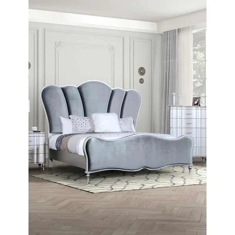 Lovely 3-Piece Queen Size Light Grey Bedroom Set w/2 Nightstands