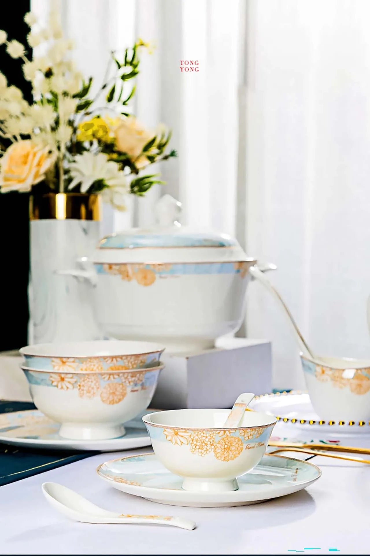 Elegant 16-Piece Blue And White Ceramic Dinnerware Set showcasing easy-to-clean and dishwasher-safe features.