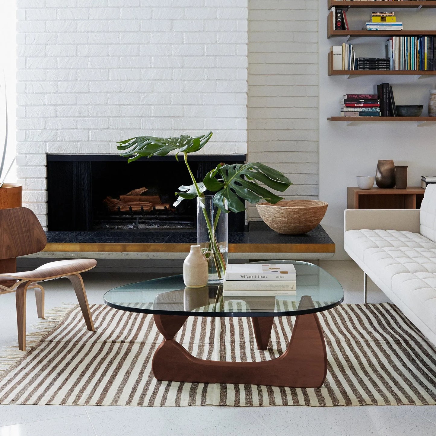 New Design Mid-century Style Triangle Glass Coffee Table