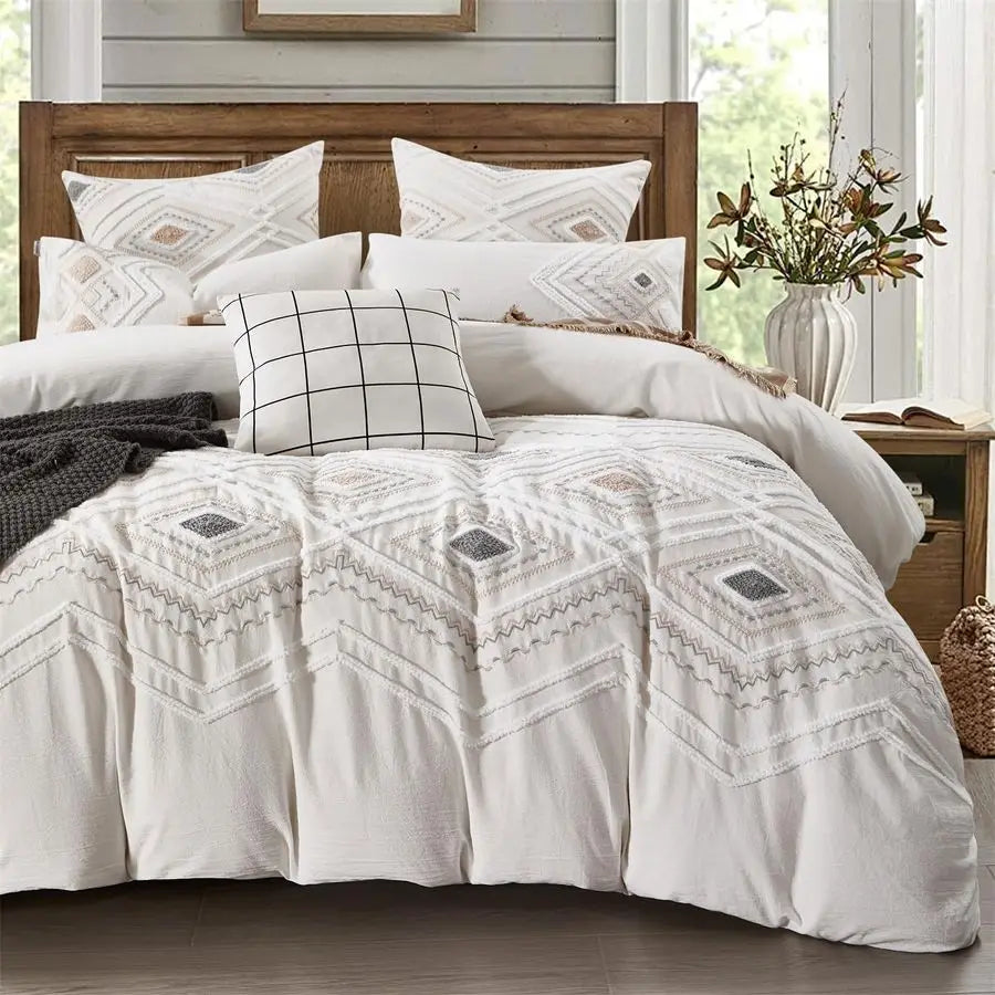 The Luxurious 3-Piece Boho Tufted King Size Cotton Duvet Cover featuring its unique linen texture, a key element of a stylish boho king duvet cover.