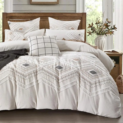 The Luxurious 3-Piece Boho Tufted King Size Cotton Duvet Cover featuring its unique linen texture, a key element of a stylish boho king duvet cover.