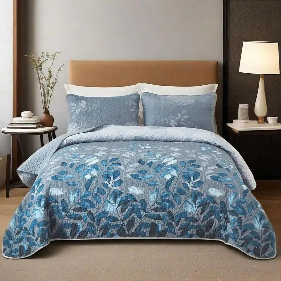 3-Piece Queen Floral Quilt Set, Lightweight Reversible Farmhouse Coverlet with 2 Pillow Shams - all-season lightweight bedding