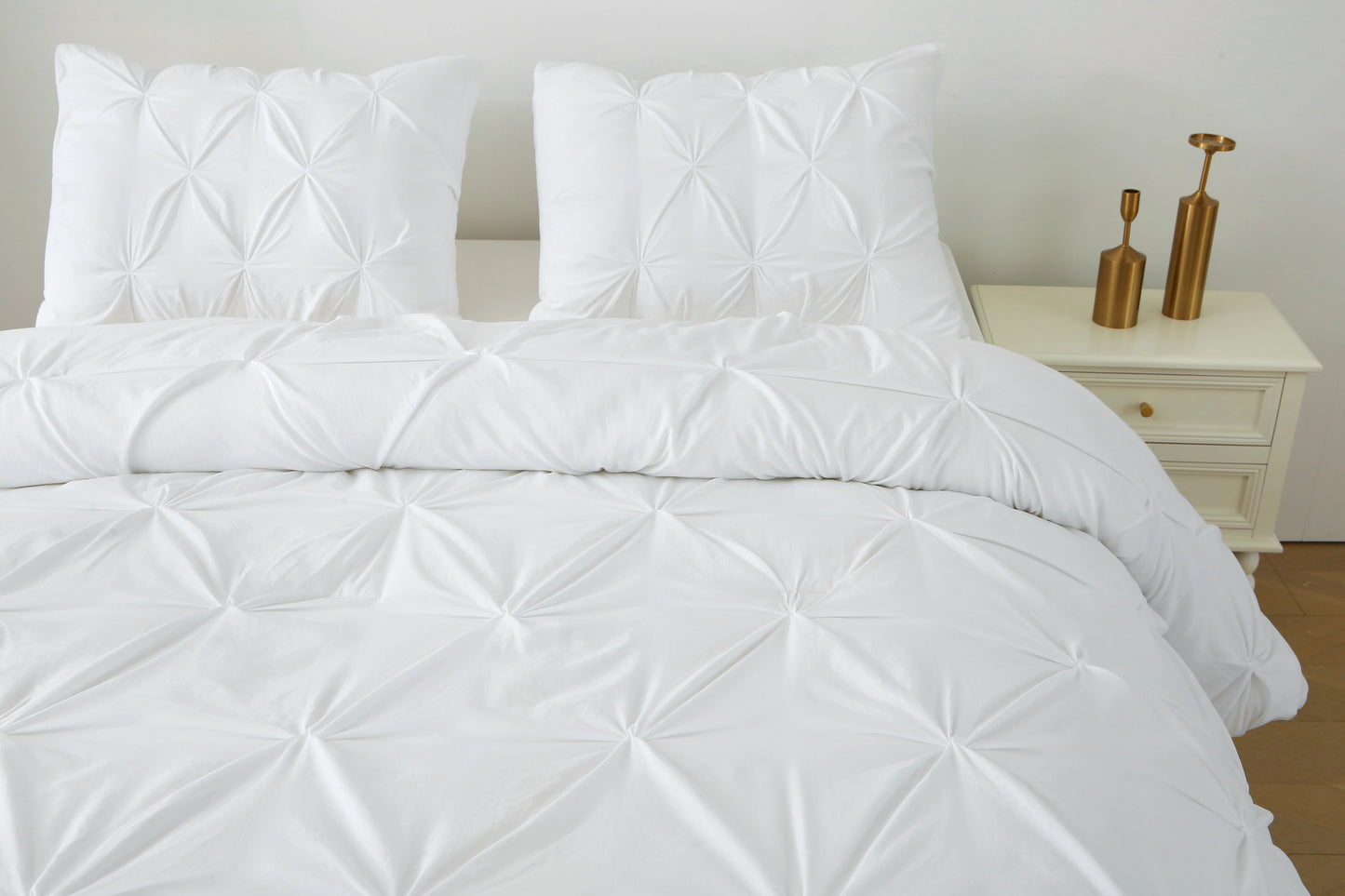 Elegant 3-Piece King Size Comforter Set w/Pinch Pleat Detailing