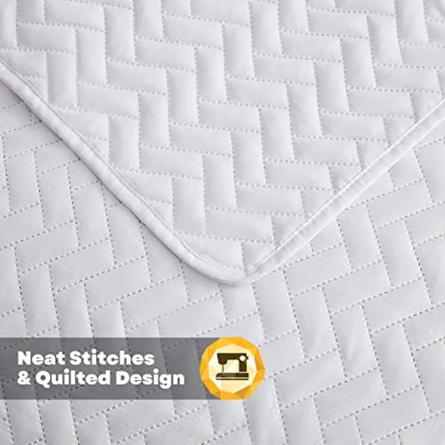 Elegant White 3-Piece Queen Size Quilt Set 