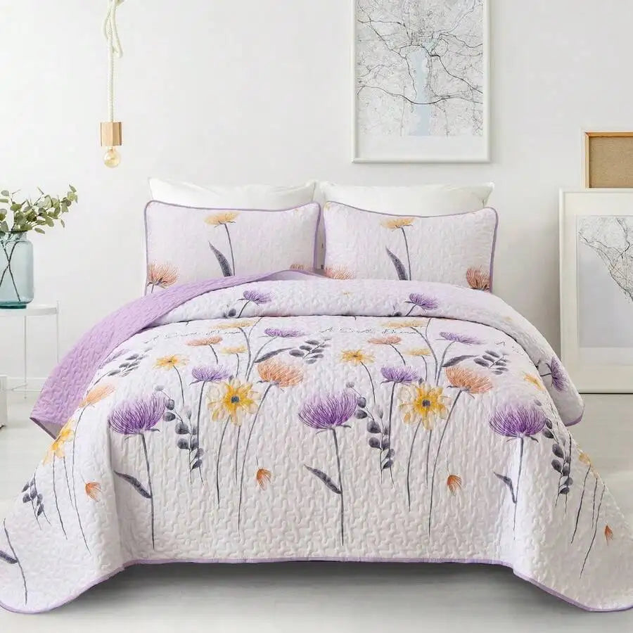 3-Piece Queen Floral Quilt Set, Lightweight Reversible Farmhouse Coverlet with 2 Pillow Shams - complete queen bedding set