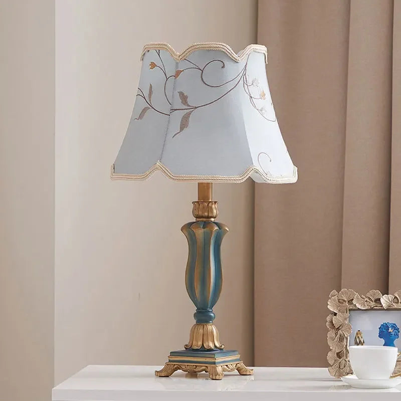 Close-up of the floral design on the Traditional Elegant Fabric Shade Desk Lamp, showcasing this elegant fabric shade lamp's charming details.