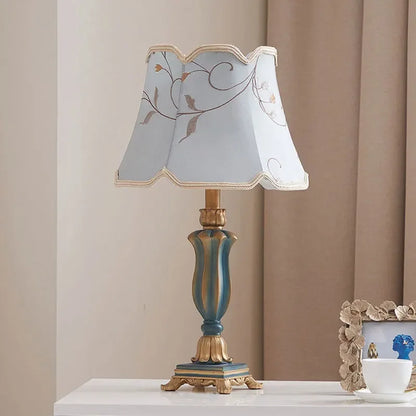 Close-up of the floral design on the Traditional Elegant Fabric Shade Desk Lamp, showcasing this elegant fabric shade lamp's charming details.