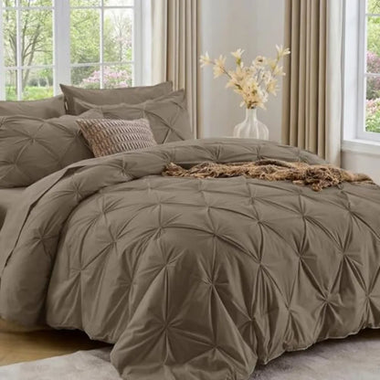 Revamp your bedroom with our Queen comforter set, ideal for those looking to combine modern style with cozy, breathable comfort.