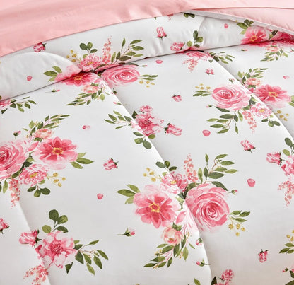 Close-up of the floral pattern on the Twin Floral Bedding Set, highlighting the beauty and detail of this floral bedding set.