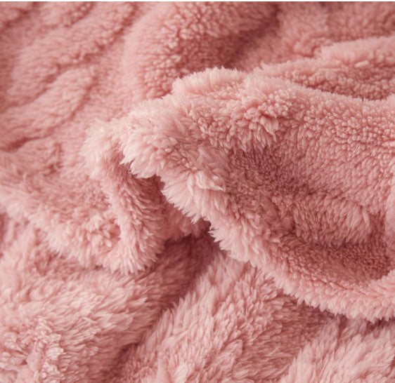 AEHOME Lamb Fleece Blanket - Anti-Pilling Fluffy Throw for Sofa and Bed - Gray/Pink, lightweight Lamb fleece blanket for travel