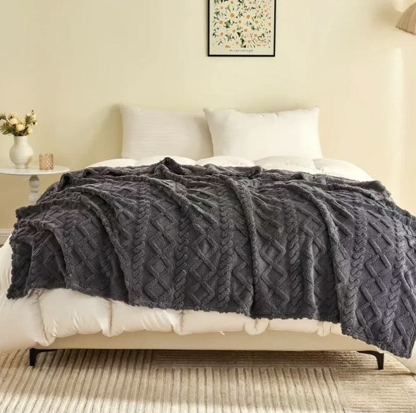 AEHOME Lamb Fleece Blanket - Anti-Pilling Fluffy Throw for Sofa and Bed - Gray/Pink, anti-pilling Lamb fleece blanket with durable stitching